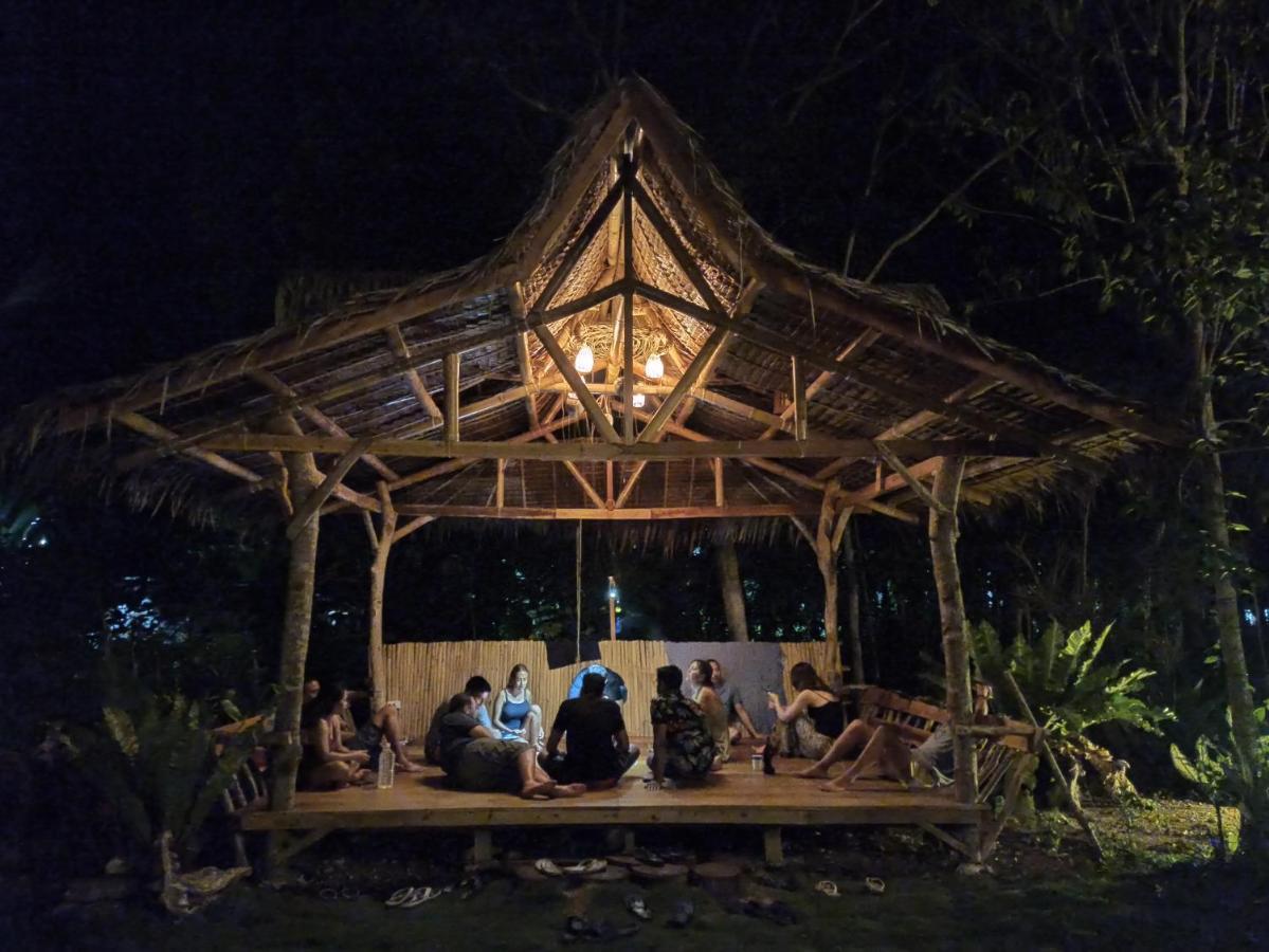 Peaceland Hostel بنغلاو المظهر الخارجي الصورة