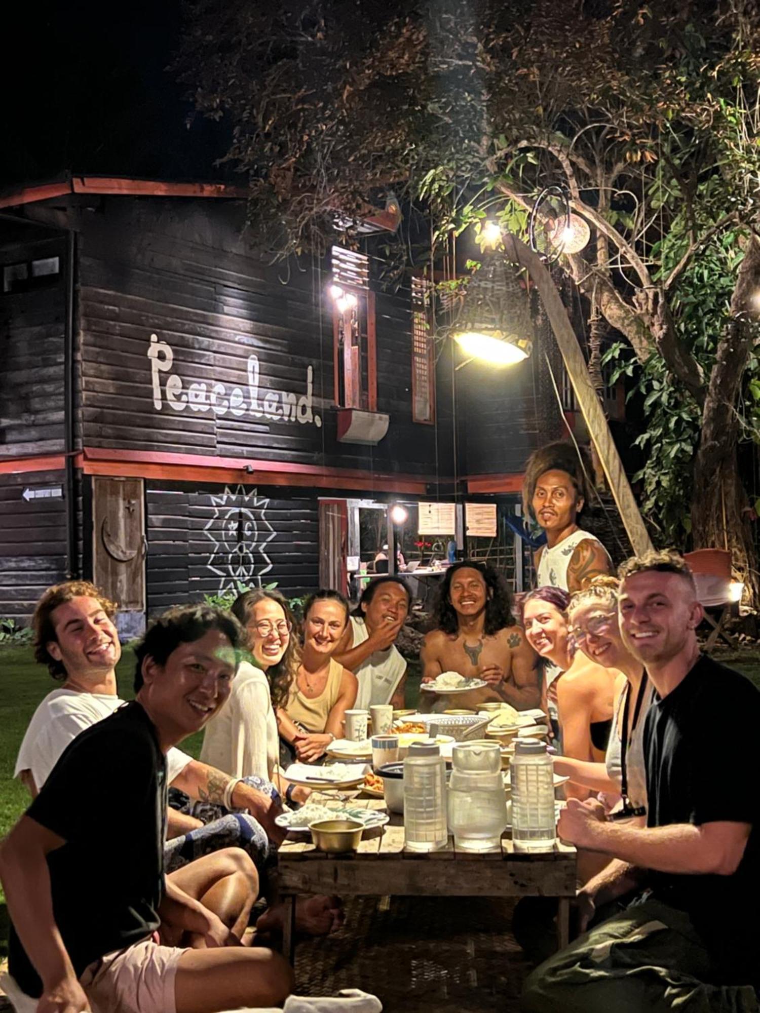 Peaceland Hostel بنغلاو المظهر الخارجي الصورة